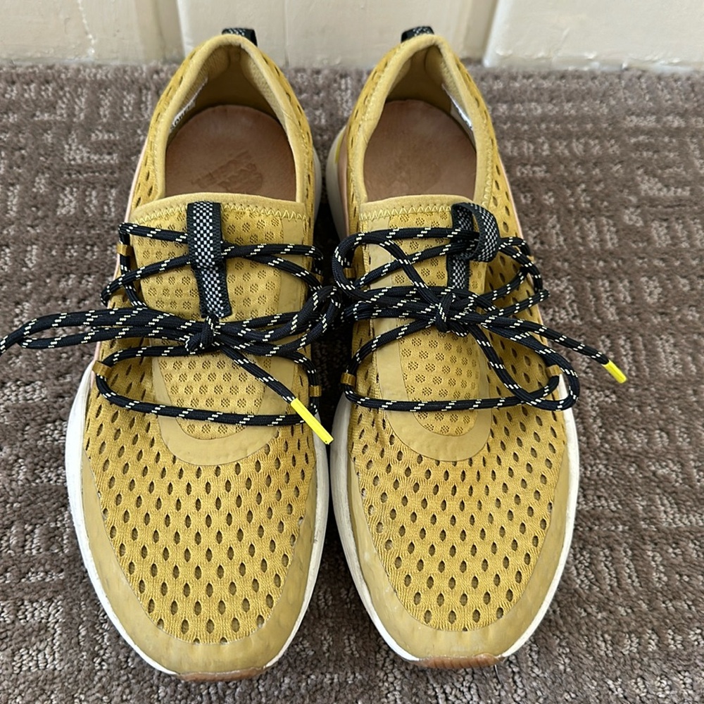 Sorel slip on shoes